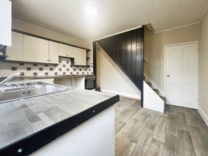 Kitchen Diner- click for photo gallery